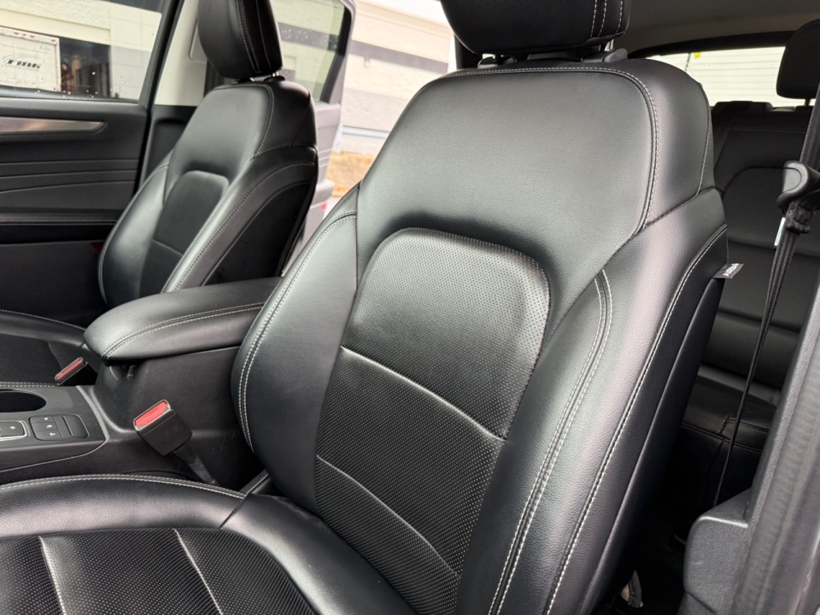 2021 Ford Escape Titanium Hybrid, 39206, Photo