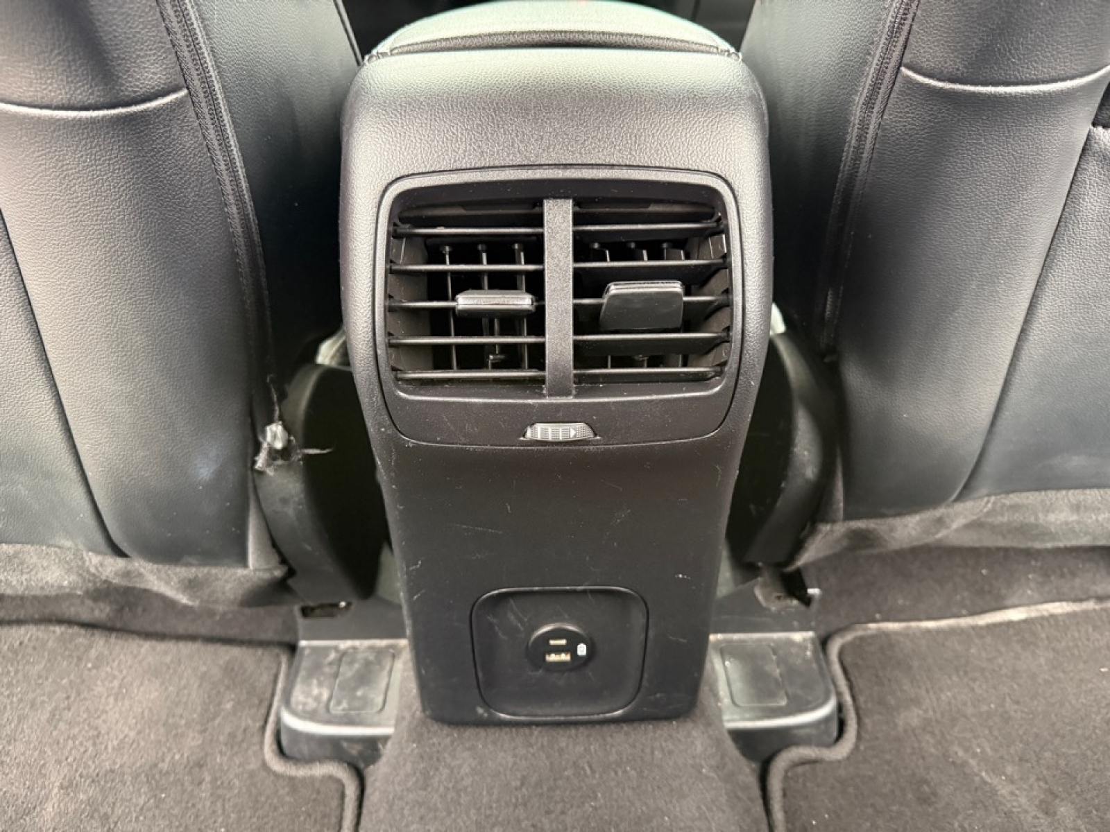 2021 Ford Escape Titanium Hybrid, 39206, Photo