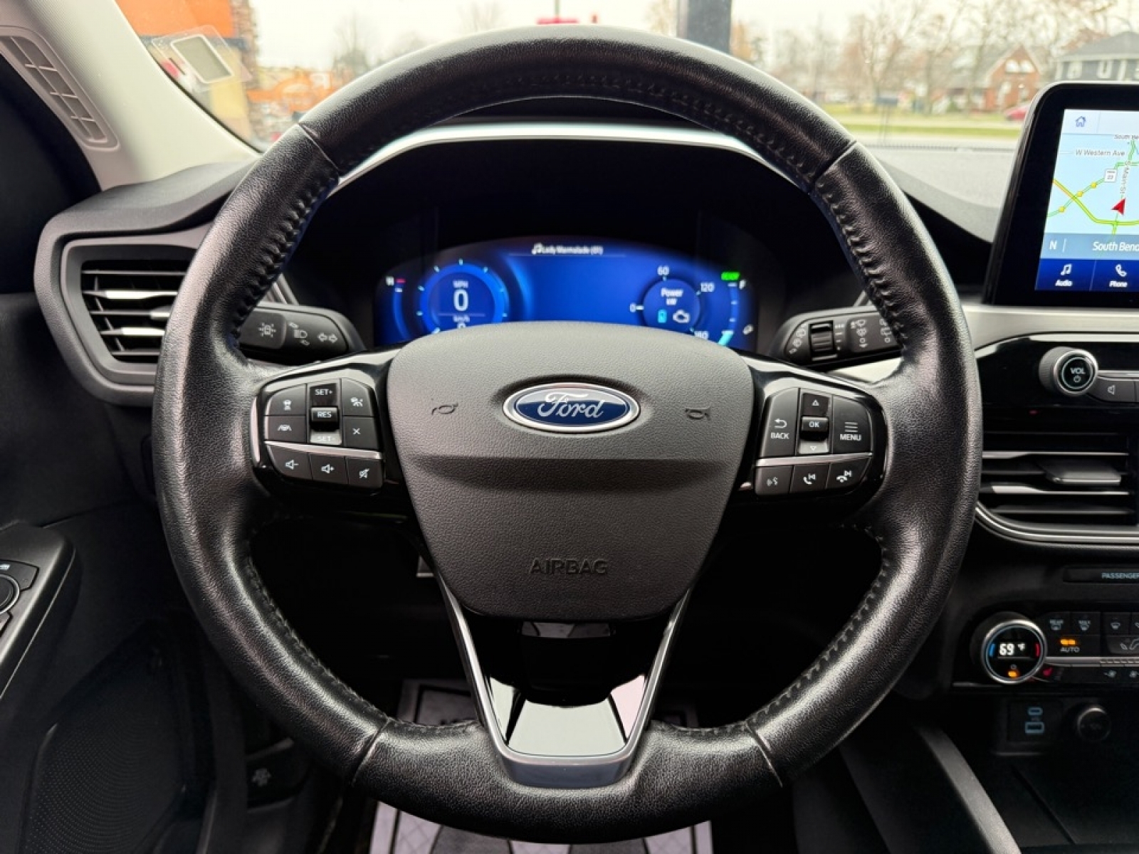 2021 Ford Escape Titanium Hybrid, 39206, Photo