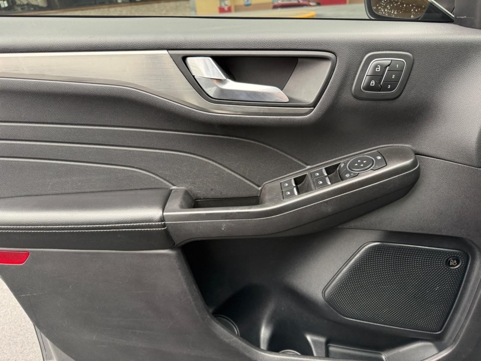 2021 Ford Escape Titanium Hybrid, 39206, Photo