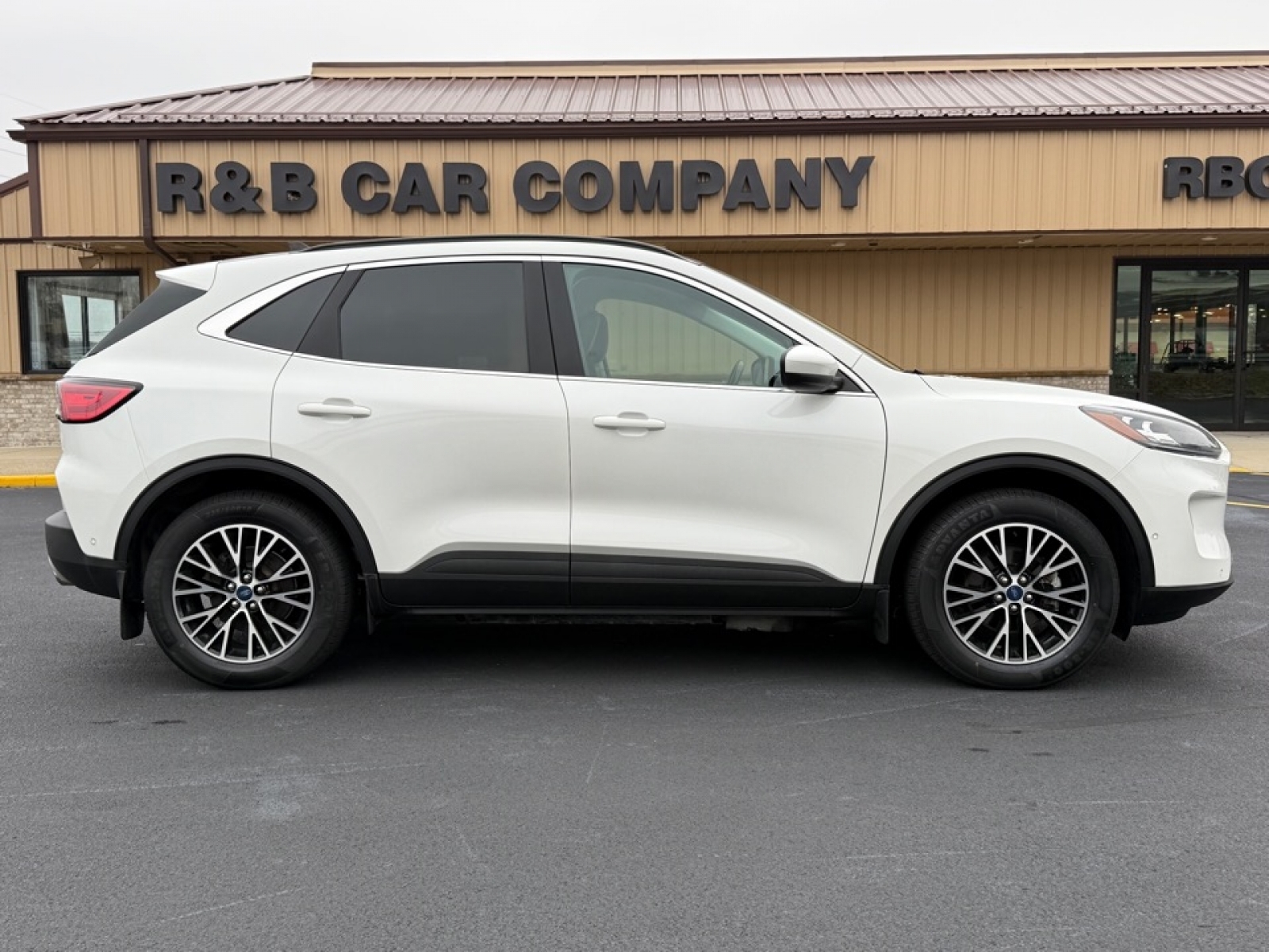2021 Ford Escape PHEV Titanium, 39204, Photo