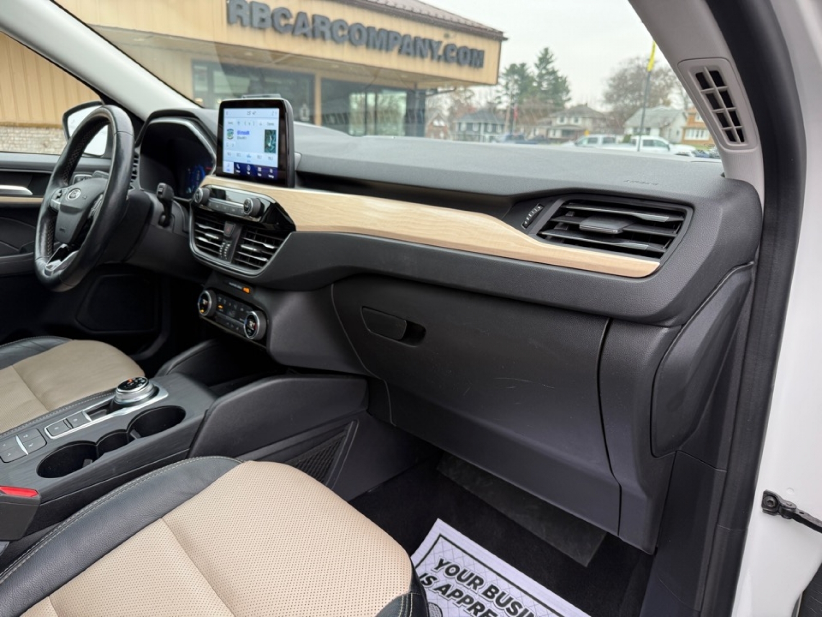 2021 Ford Escape PHEV Titanium, 39204, Photo