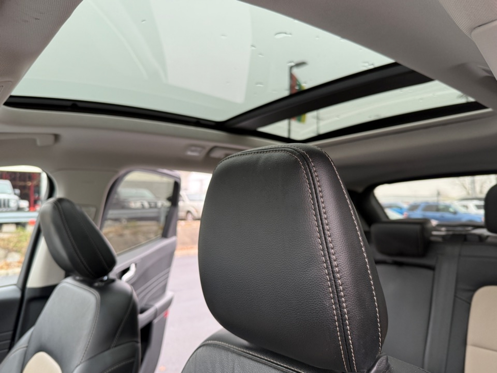 2021 Ford Escape PHEV Titanium, 39204, Photo