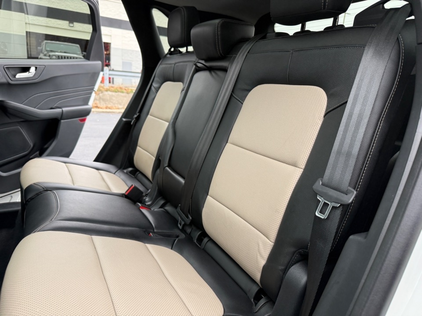 2021 Ford Escape PHEV Titanium, 39204, Photo