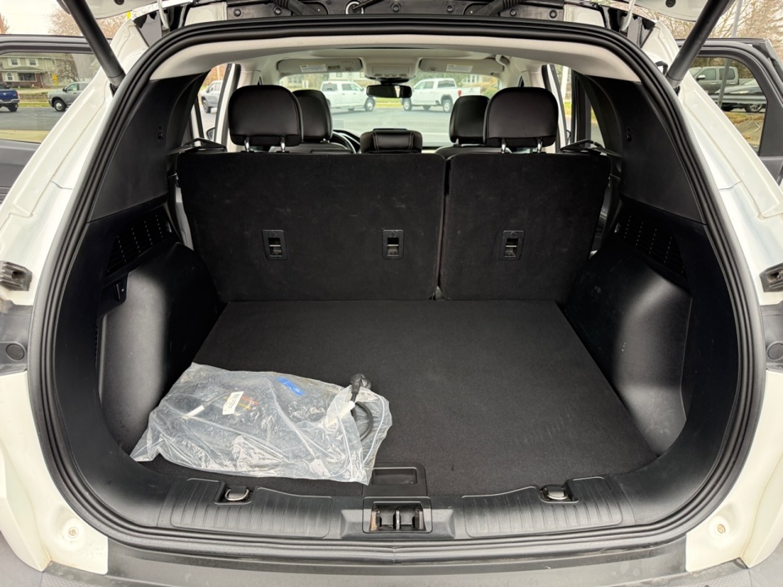 2021 Ford Escape PHEV Titanium, 39204, Photo