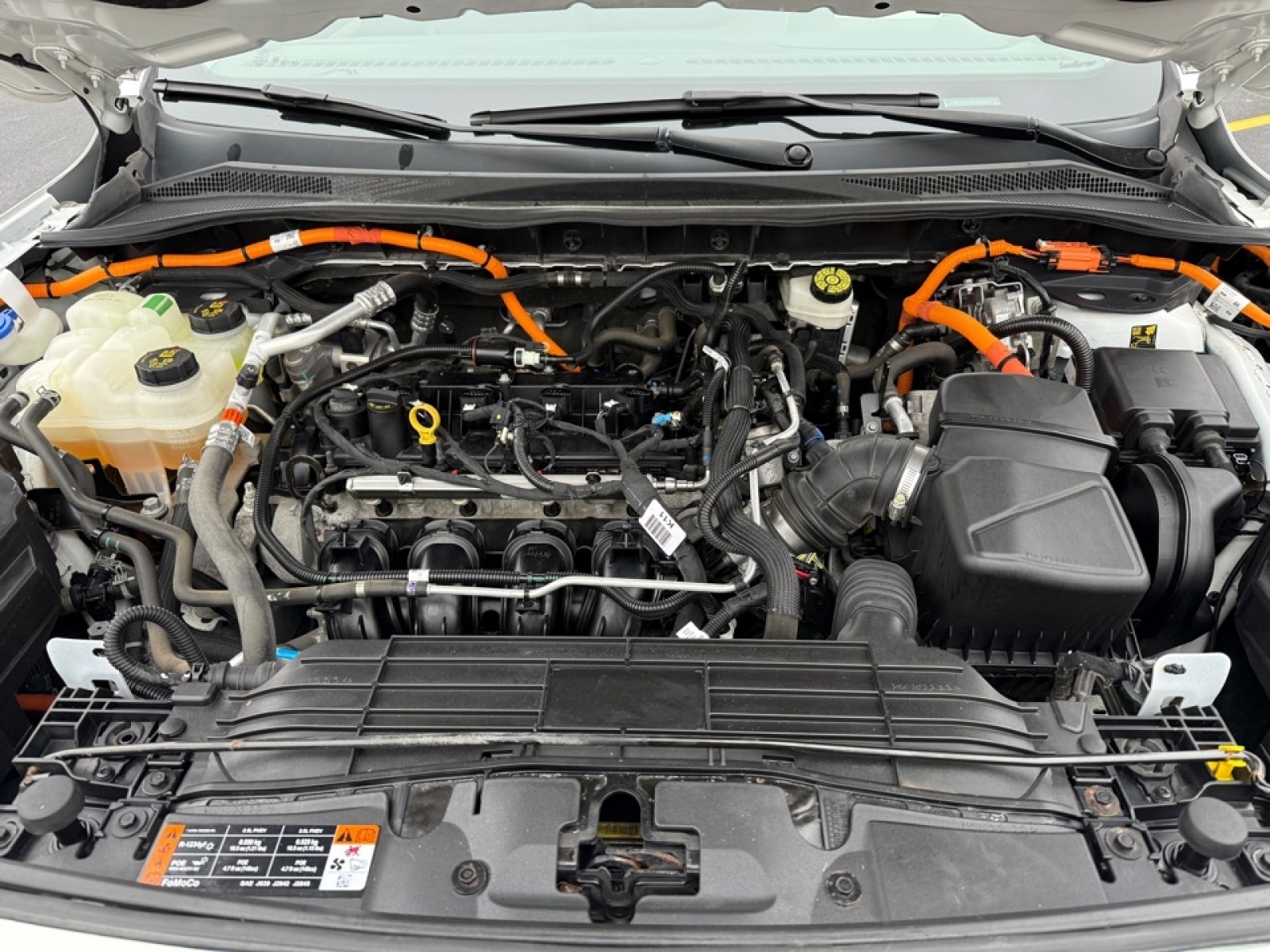 2021 Ford Escape PHEV Titanium, 39204, Photo