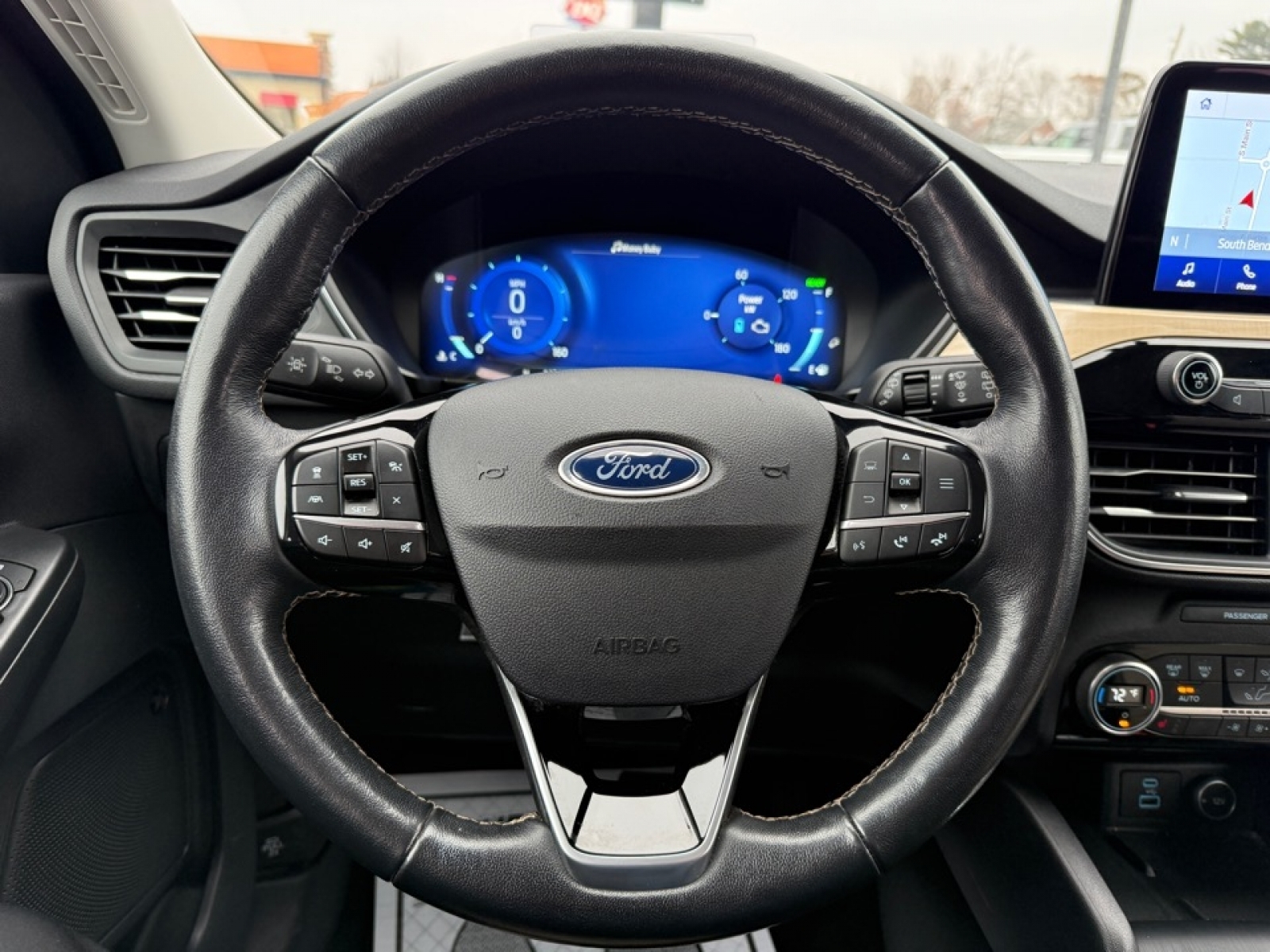2021 Ford Escape PHEV Titanium, 39204, Photo
