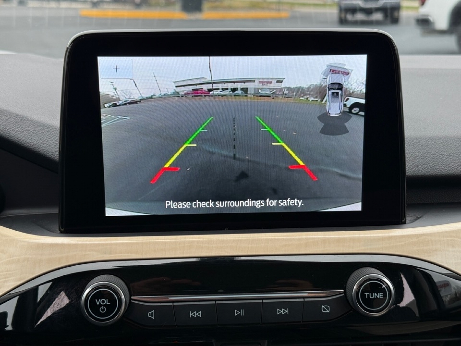 2021 Ford Escape PHEV Titanium, 39204, Photo