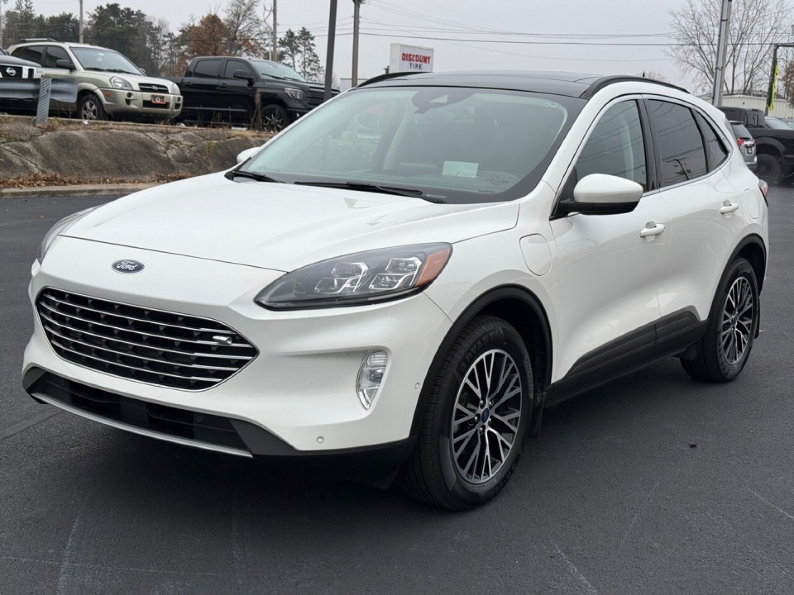 2021 Ford Escape PHEV Titanium, 39204, Photo