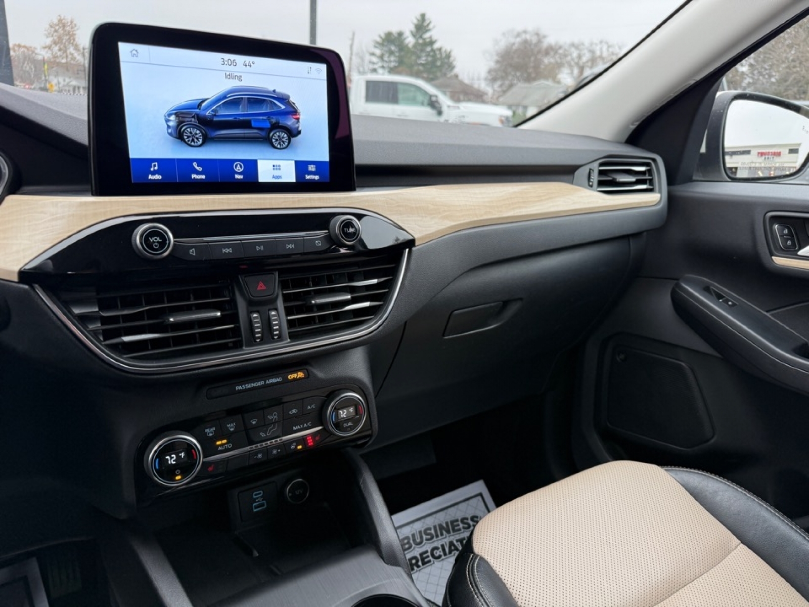 2021 Ford Escape PHEV Titanium, 39204, Photo