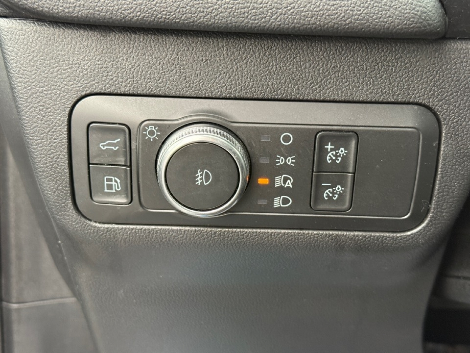 2021 Ford Escape PHEV Titanium, 39204, Photo