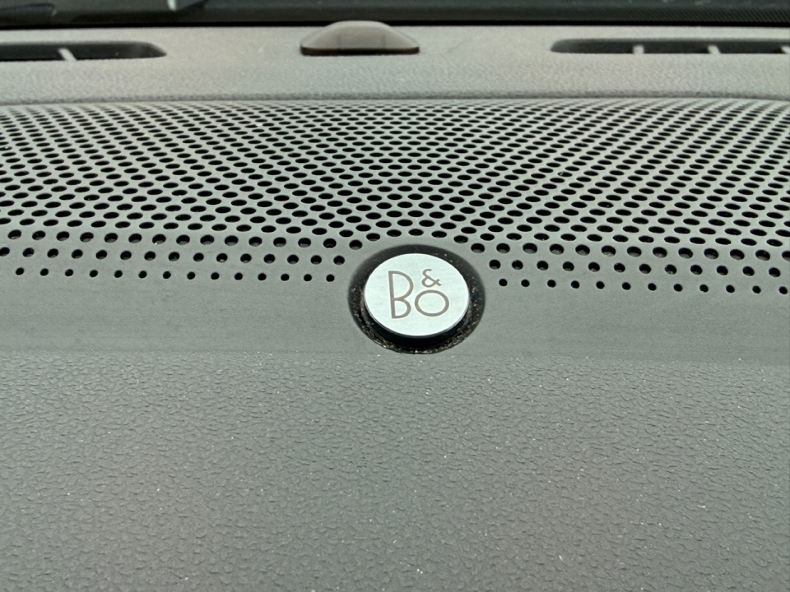 2021 Ford Escape PHEV Titanium, 39204, Photo