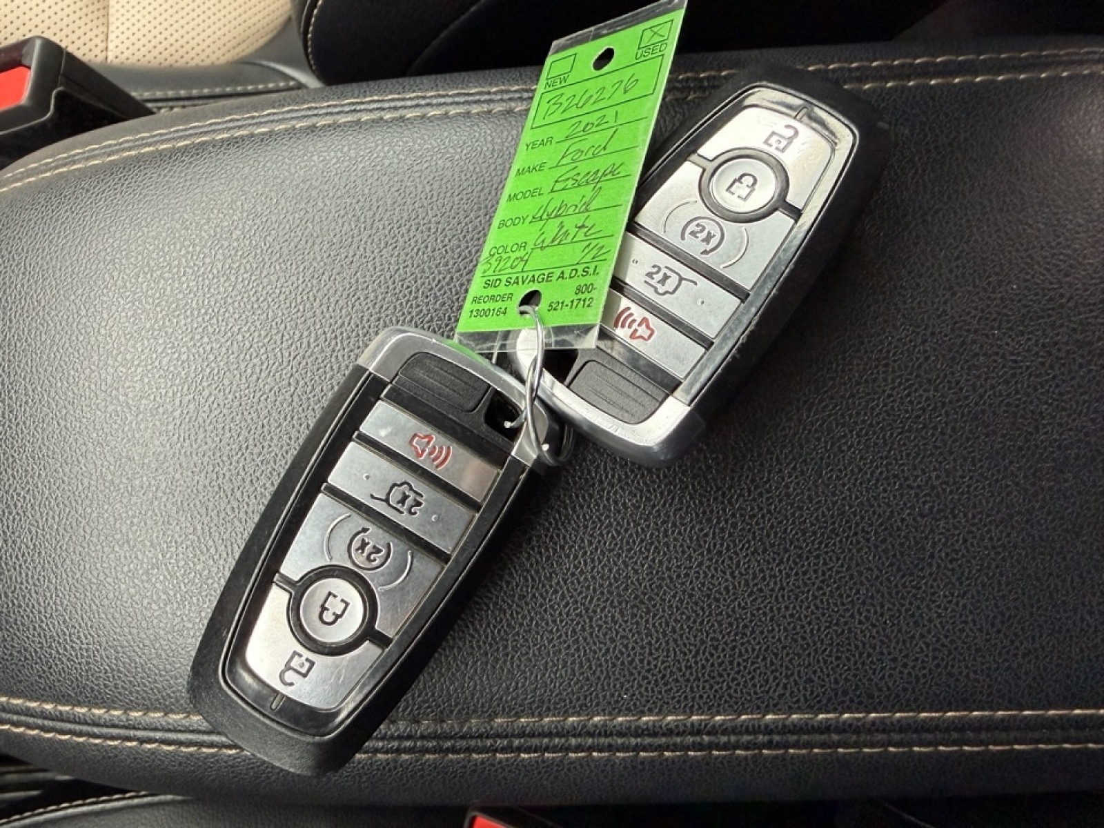 2021 Ford Escape PHEV Titanium, 39204, Photo