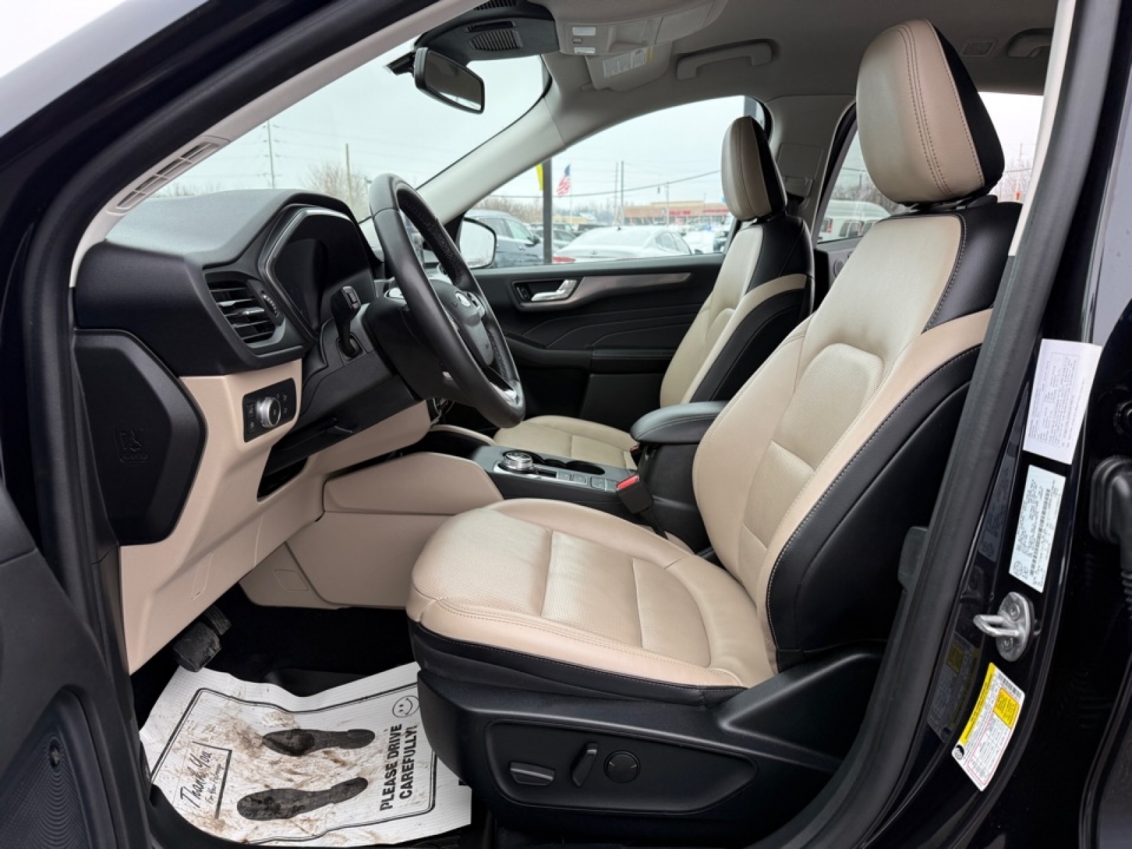 2021 Ford Escape PHEV Titanium, 39465, Photo