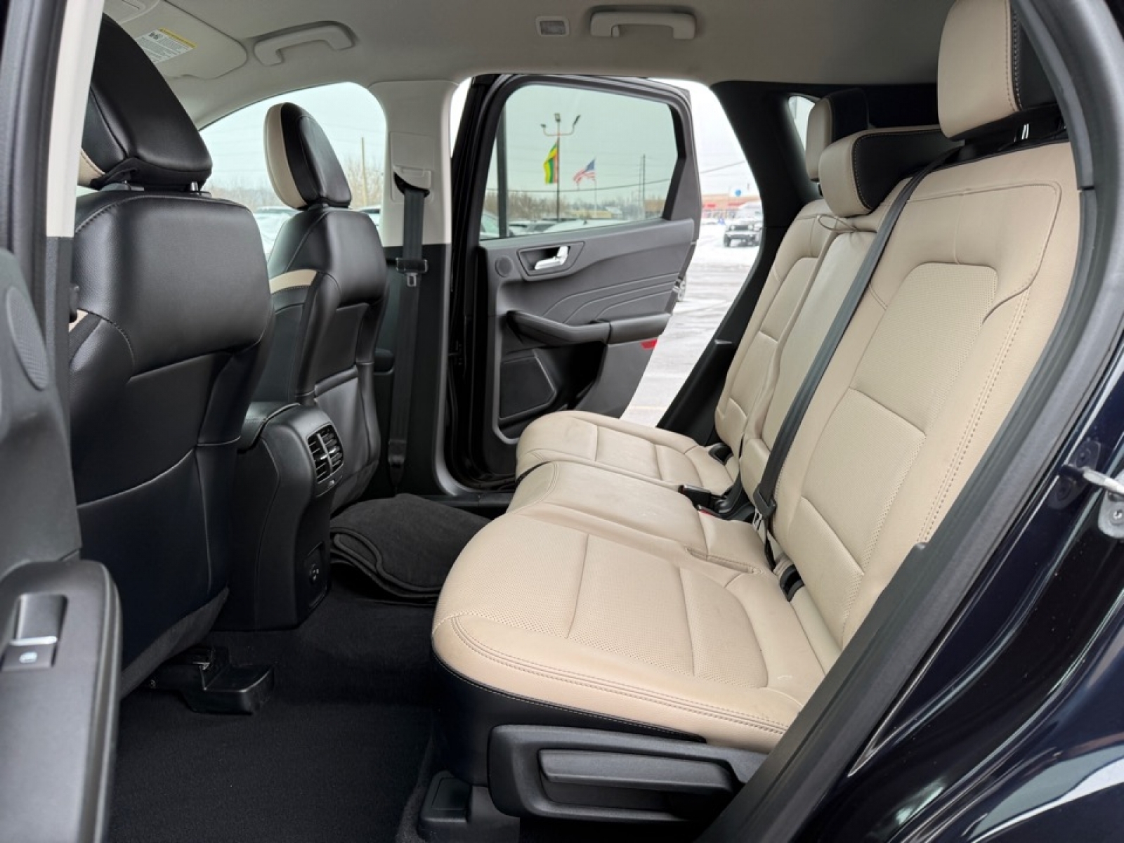 2021 Ford Escape PHEV Titanium, 39465, Photo