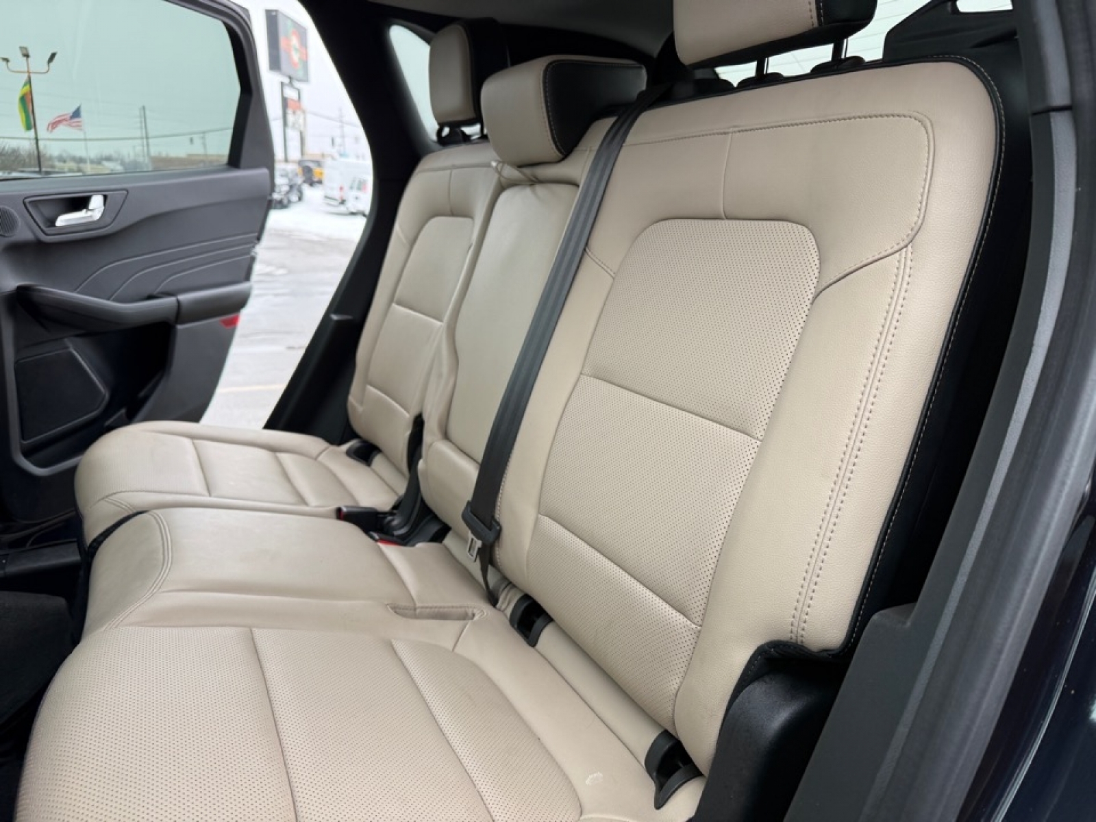 2021 Ford Escape PHEV Titanium, 39465, Photo