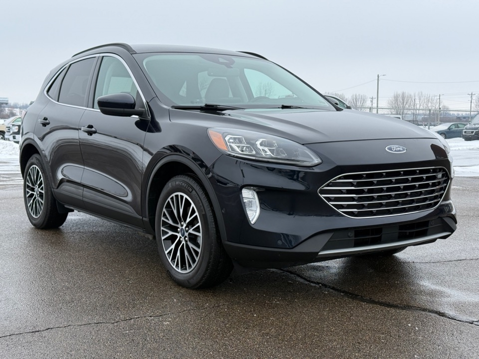 2021 Ford Escape PHEV Titanium, 39465, Photo