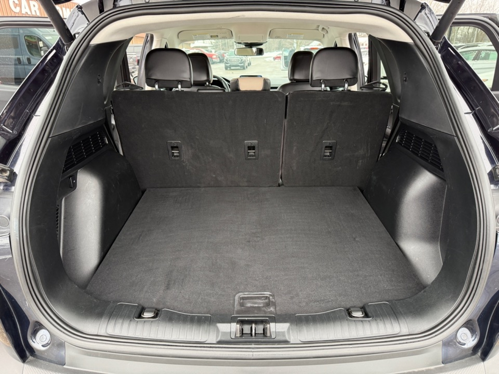 2021 Ford Escape PHEV Titanium, 39465, Photo