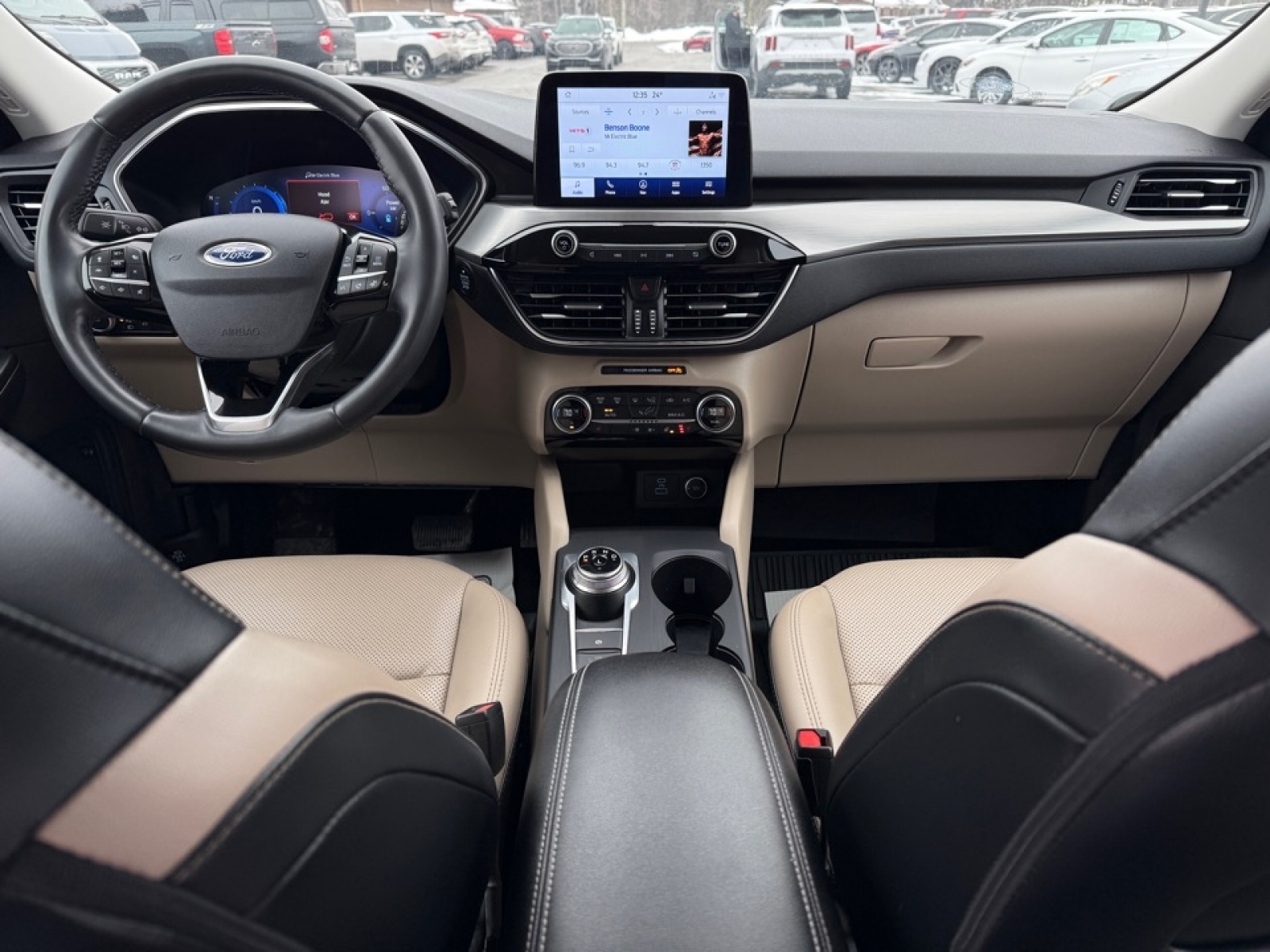 2021 Ford Escape PHEV Titanium, 39465, Photo