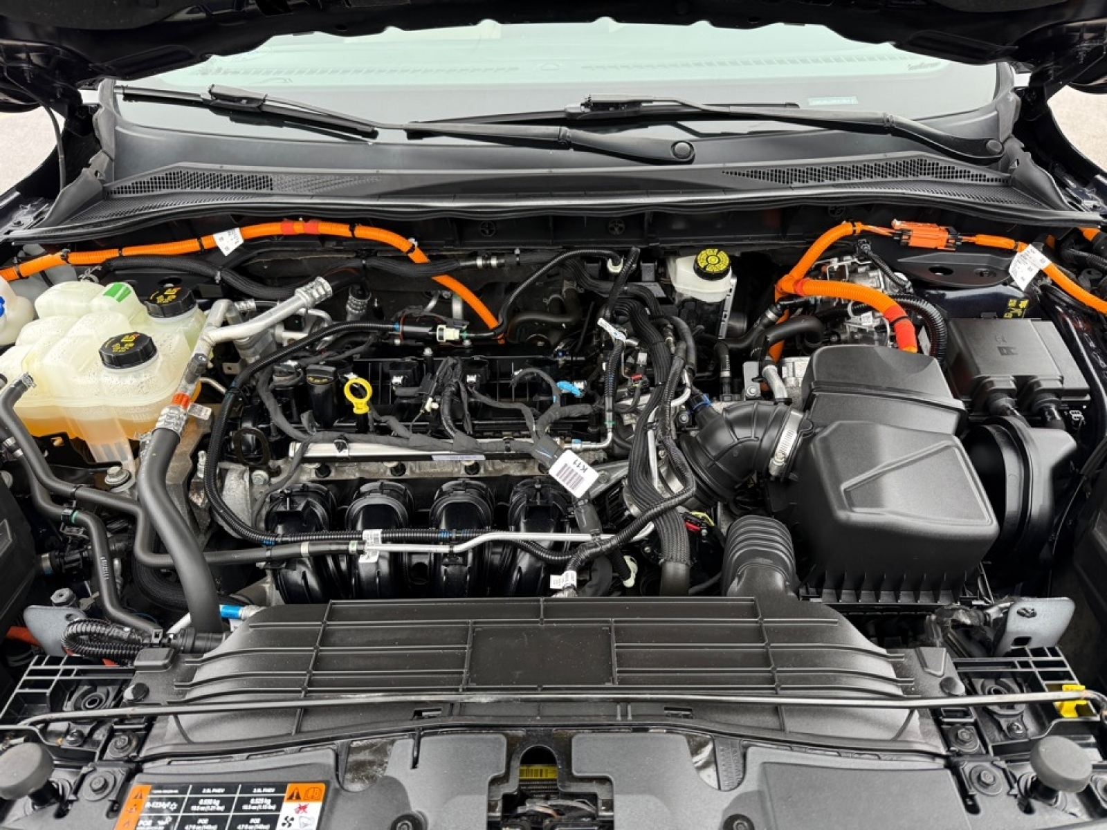 2021 Ford Escape PHEV Titanium, 39465, Photo