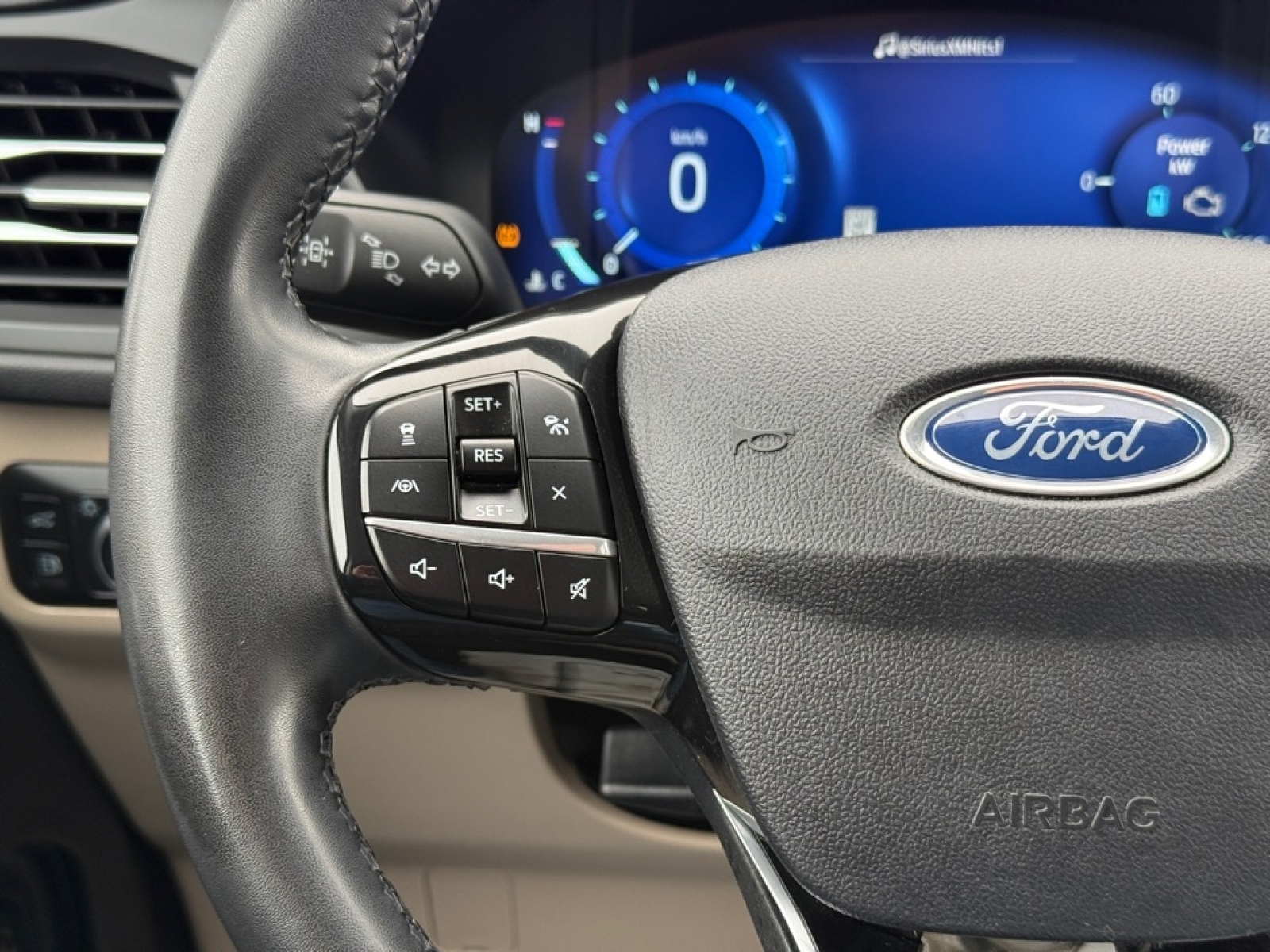 2021 Ford Escape PHEV Titanium, 39465, Photo