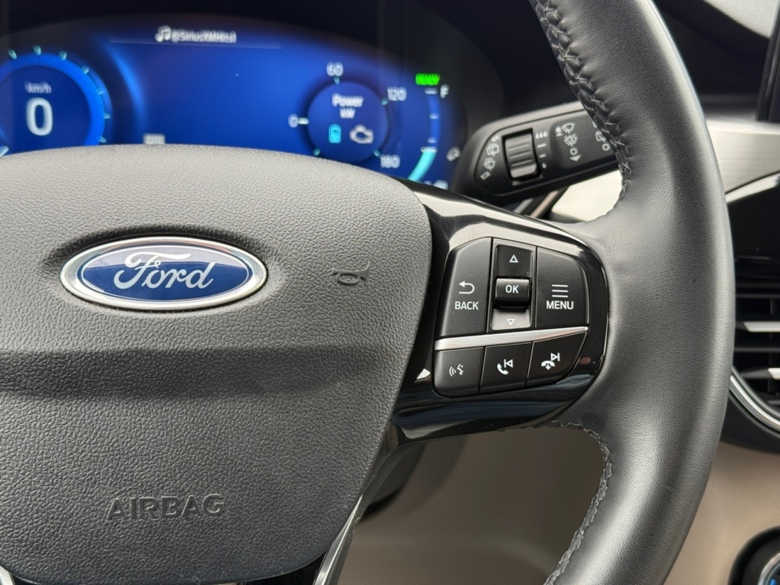 2021 Ford Escape PHEV Titanium, 39465, Photo