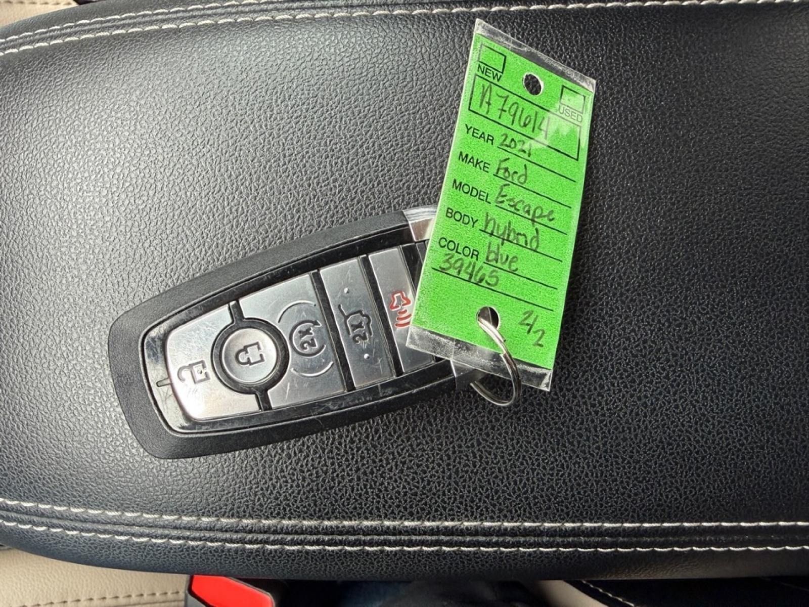 2021 Ford Escape PHEV Titanium, 39465, Photo