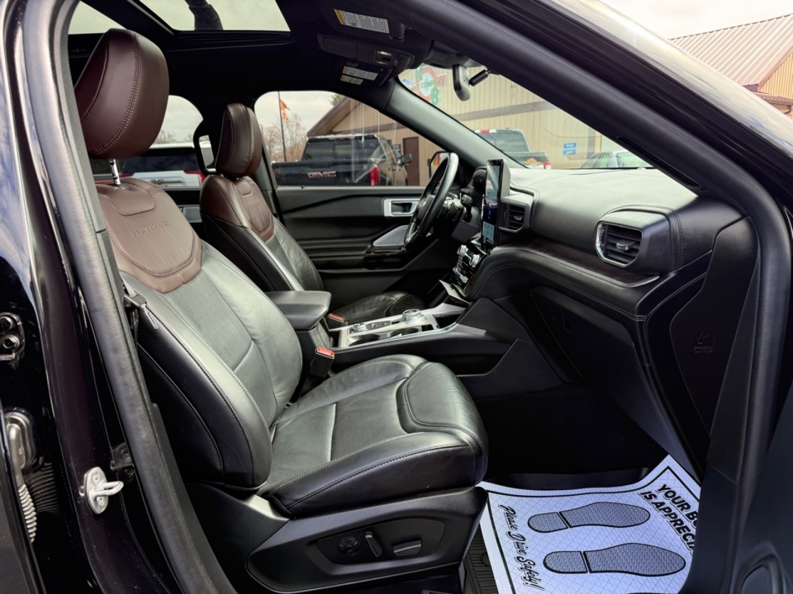 2021 Ford Explorer Platinum, 39722, Photo