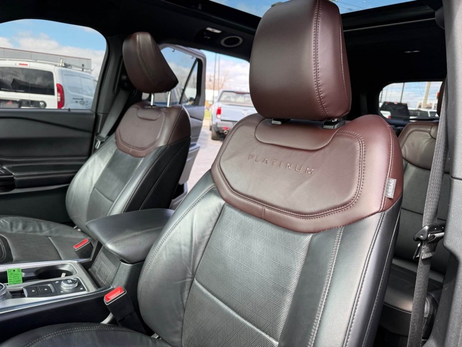 2021 Ford Explorer Platinum, 39722, Photo