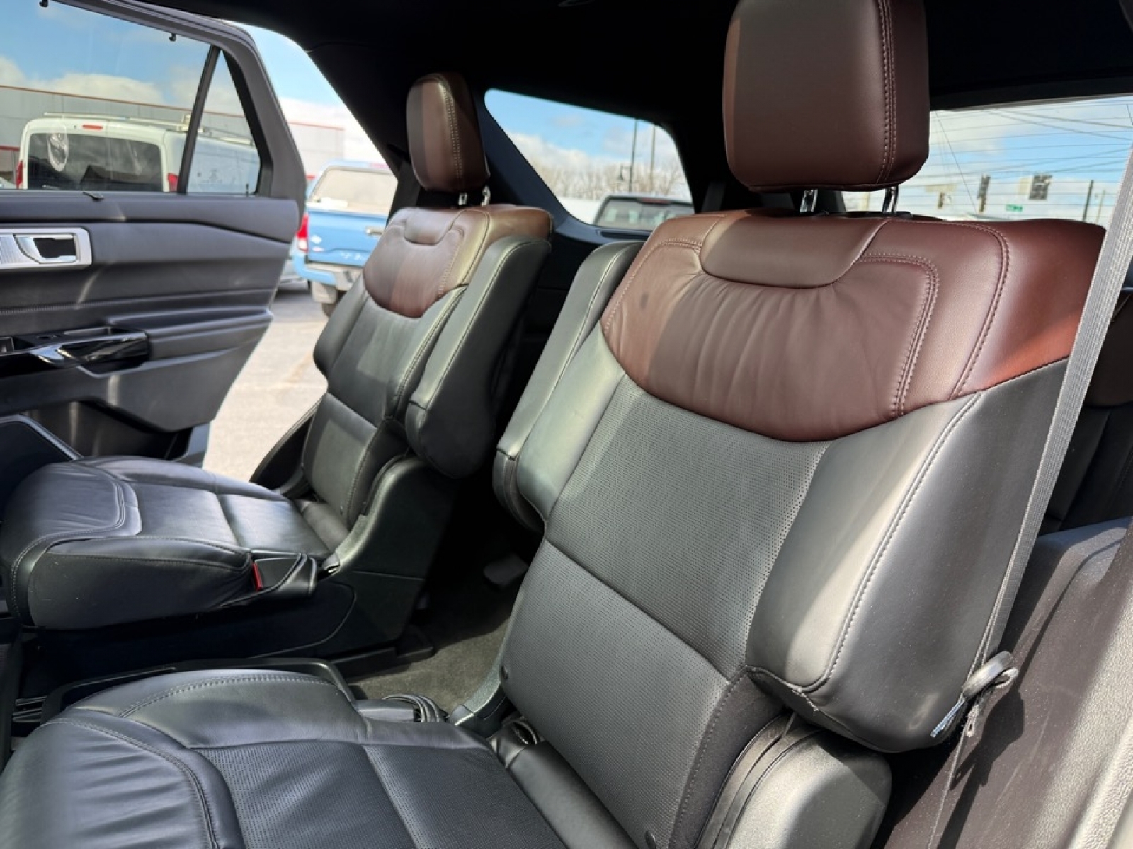 2021 Ford Explorer Platinum, 39722, Photo