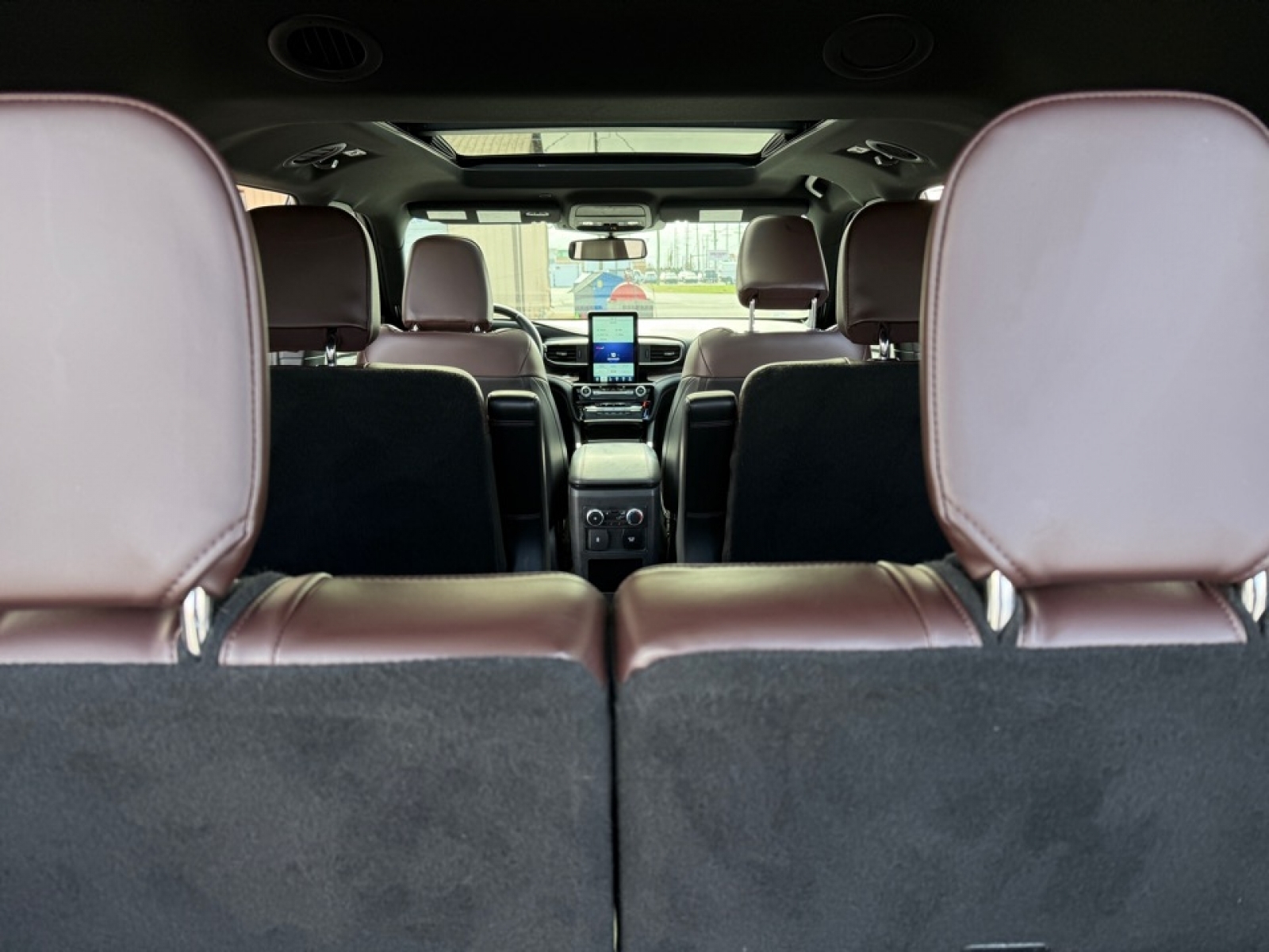 2021 Ford Explorer Platinum, 39722, Photo