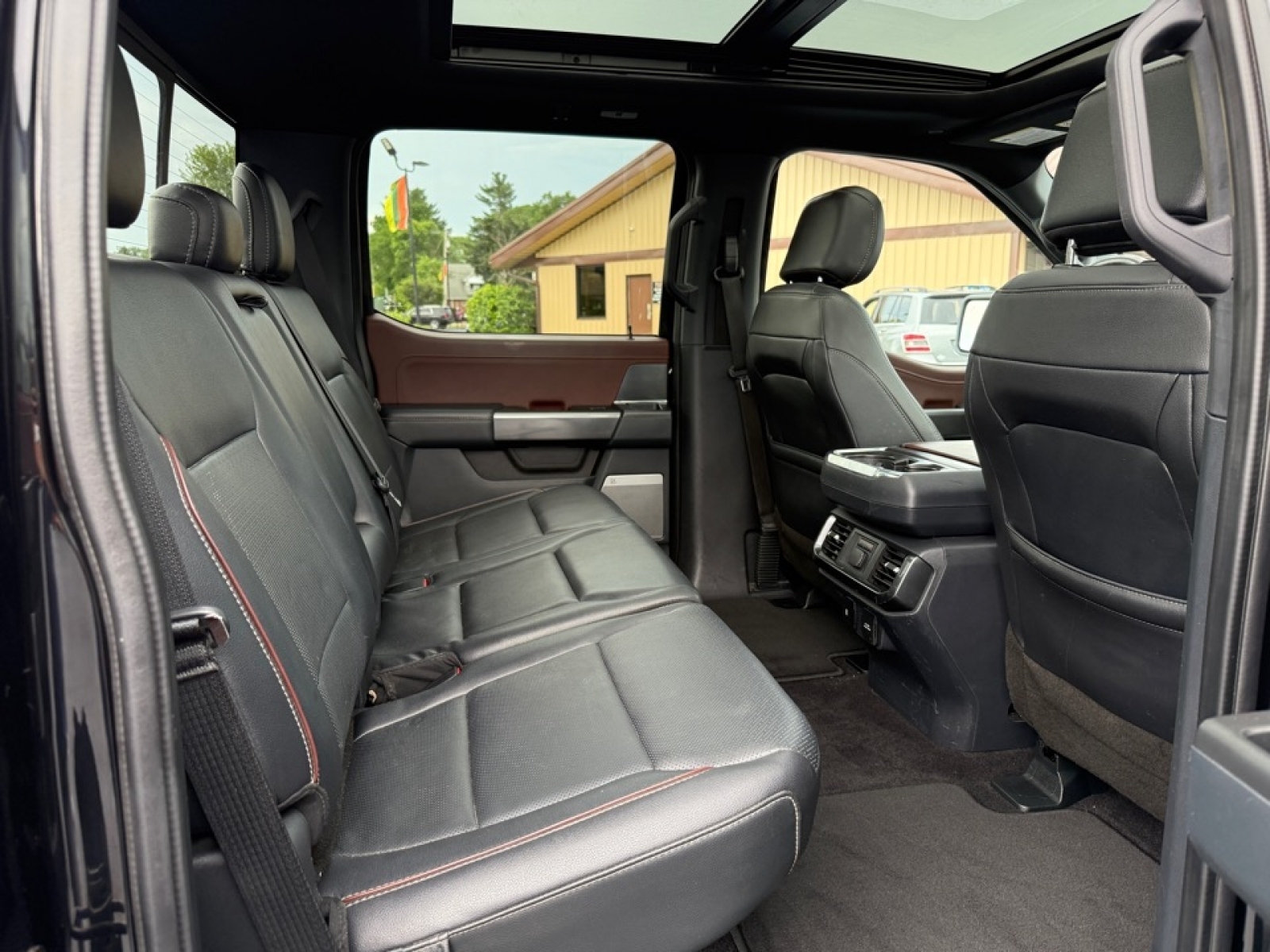 2021 Ford F-150 LARIAT, 38567, Photo