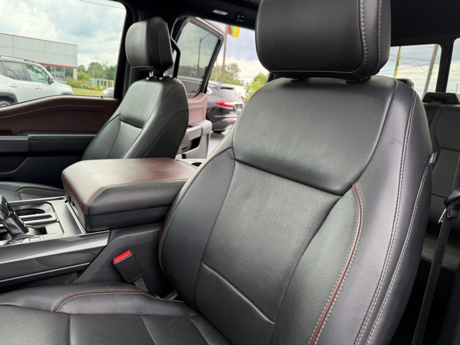 2021 Ford F-150 LARIAT, 38567, Photo