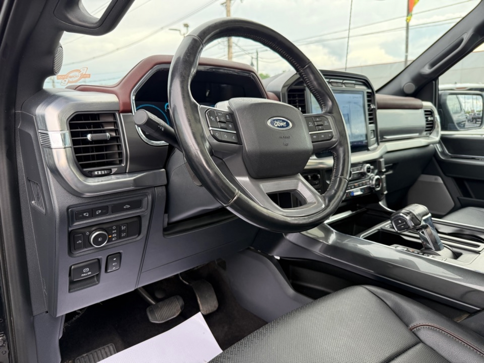 2021 Ford F-150 LARIAT, 38567, Photo