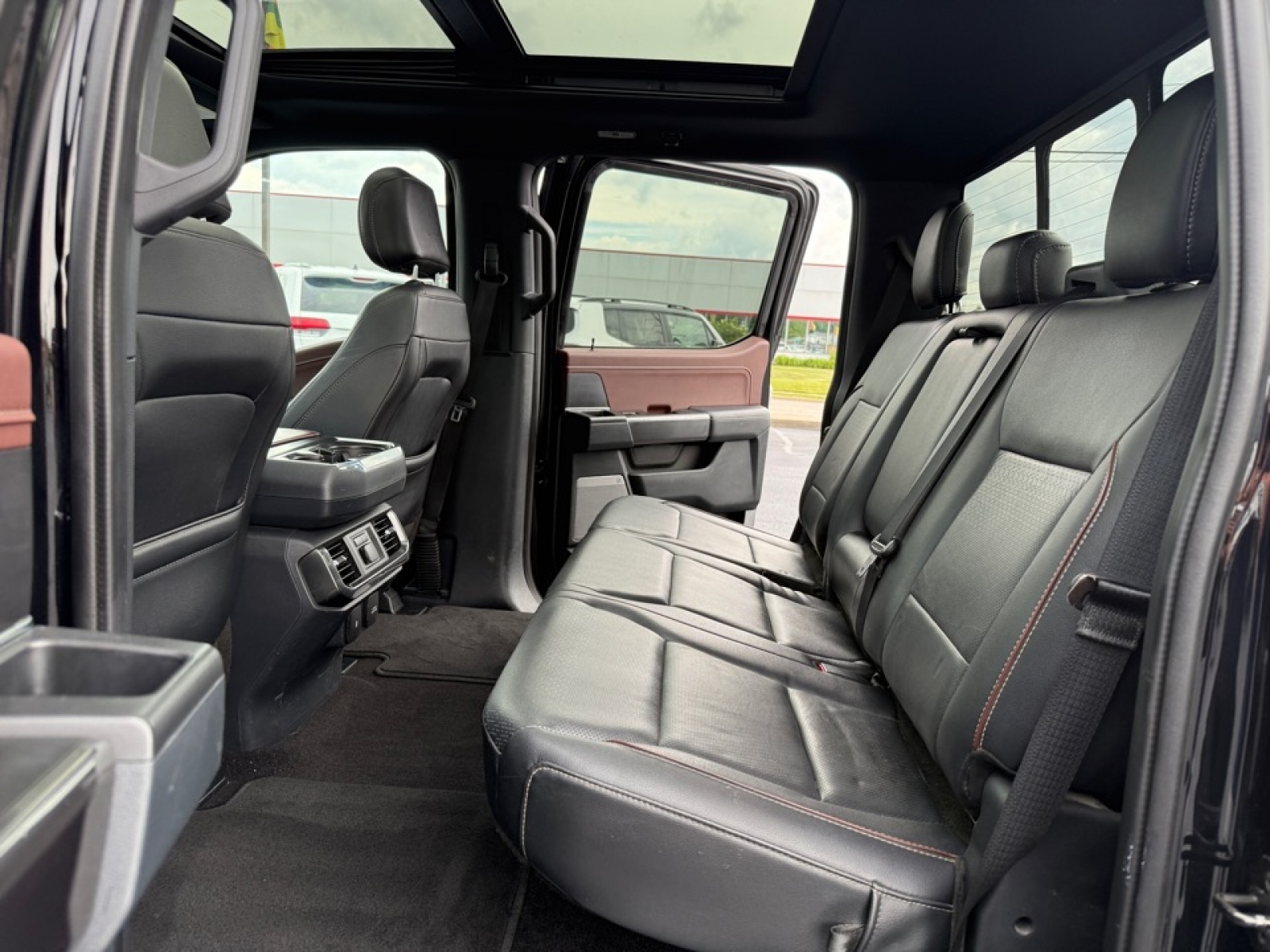 2021 Ford F-150 LARIAT, 38567, Photo