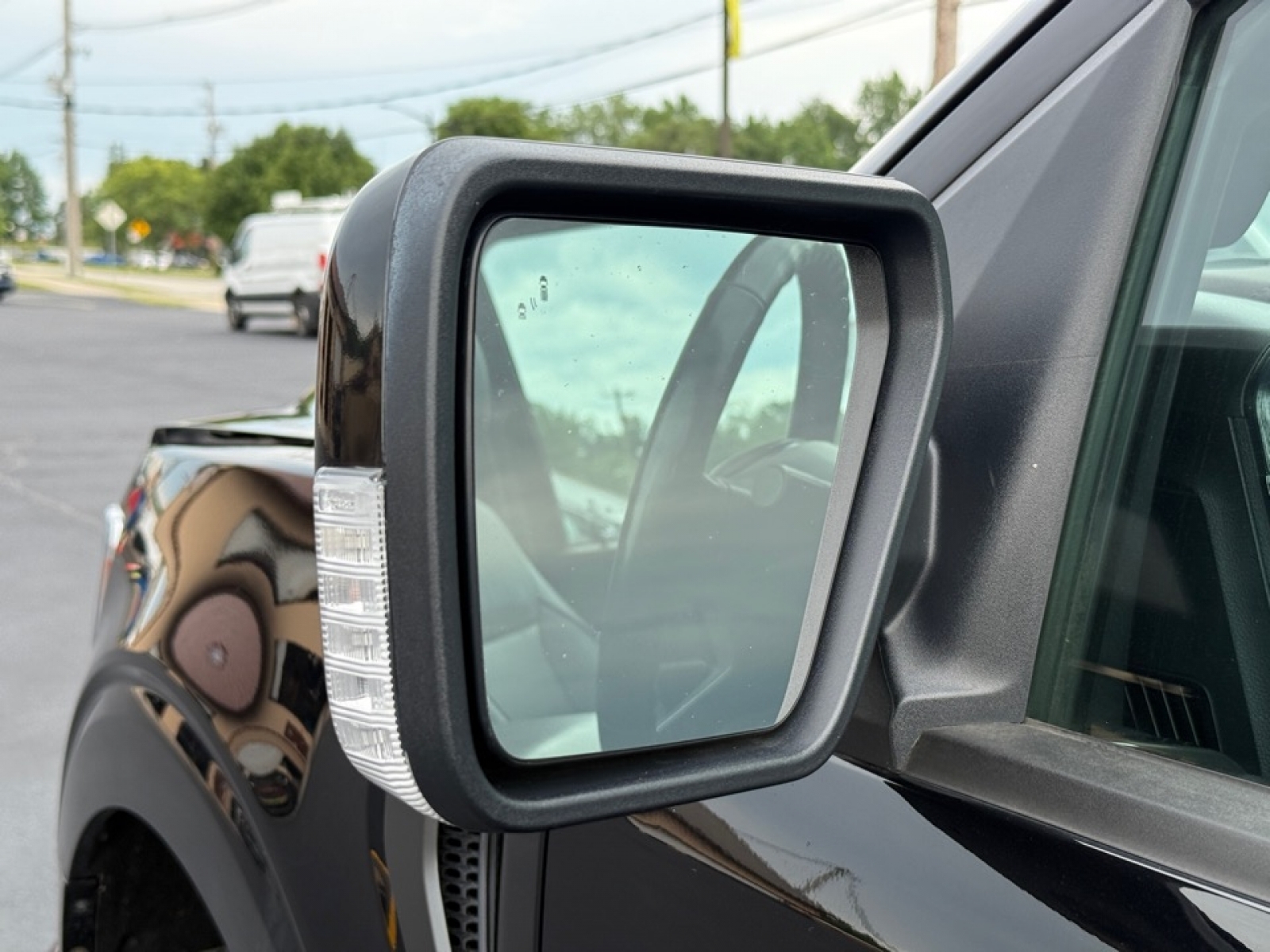 2021 Ford F-150 LARIAT, 38567, Photo