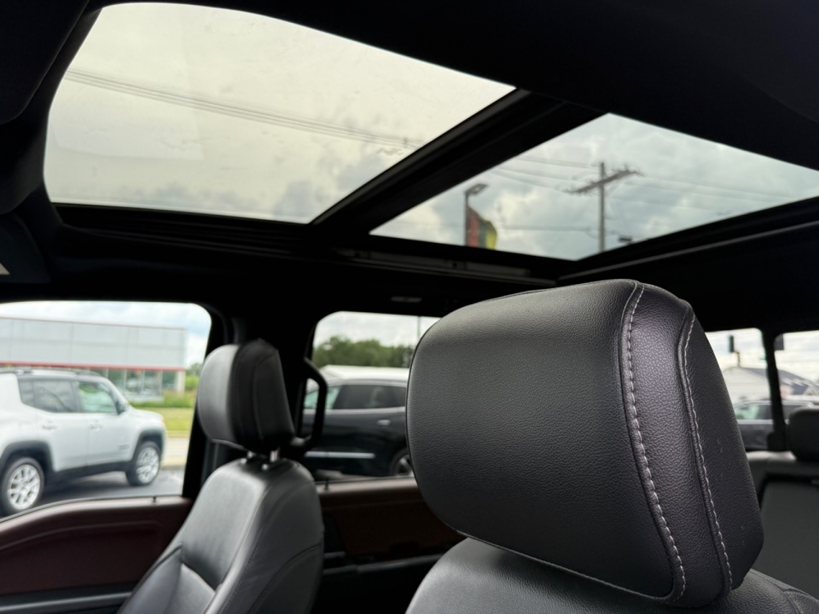 2021 Ford F-150 LARIAT, 38567, Photo