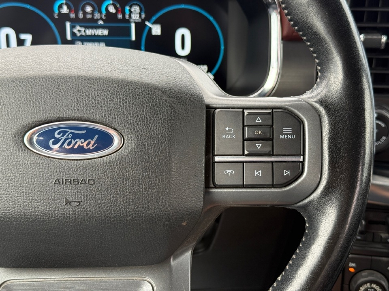 2021 Ford F-150 LARIAT, 38567, Photo