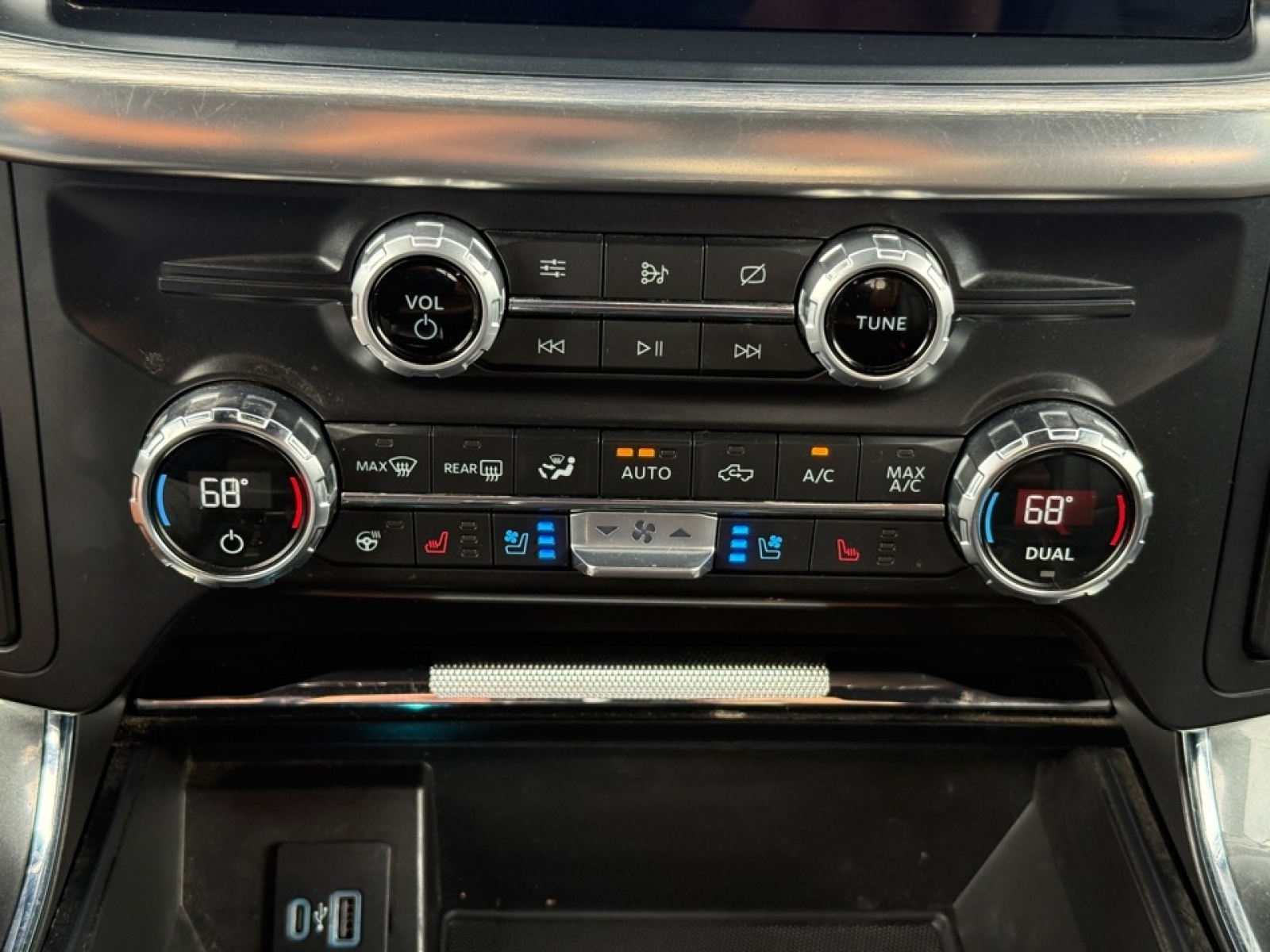 2021 Ford F-150 LARIAT, 38567, Photo