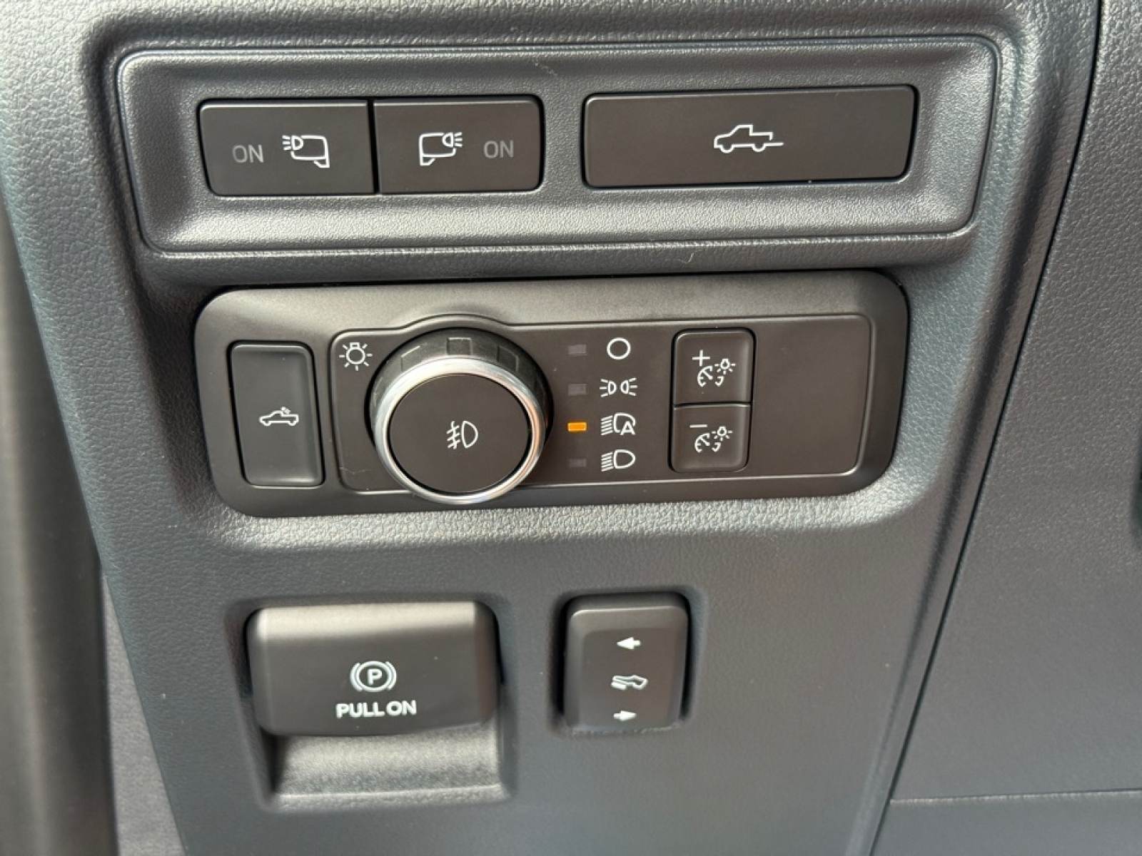 2021 Ford F-150 LARIAT, 38567, Photo