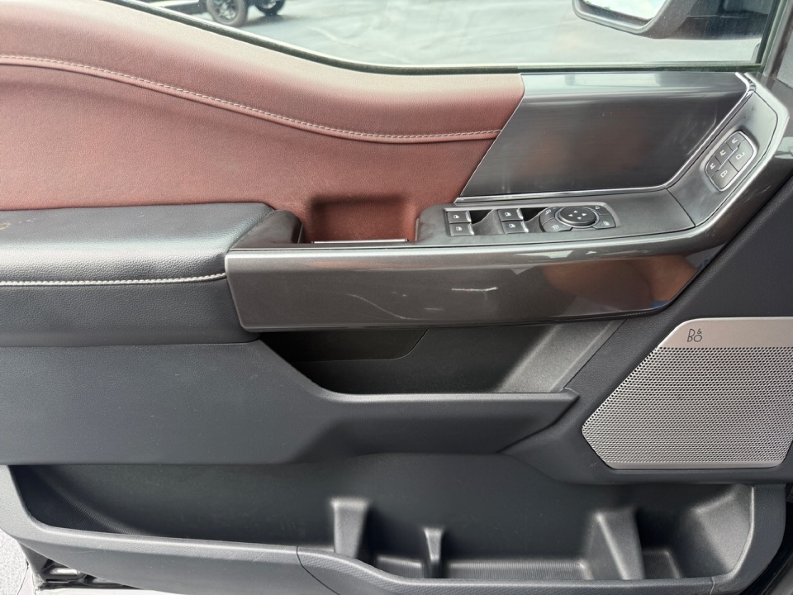 2021 Ford F-150 LARIAT, 38567, Photo