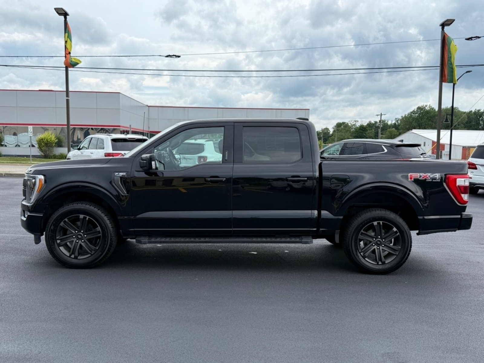 2021 Ford F-150 LARIAT, 38567, Photo