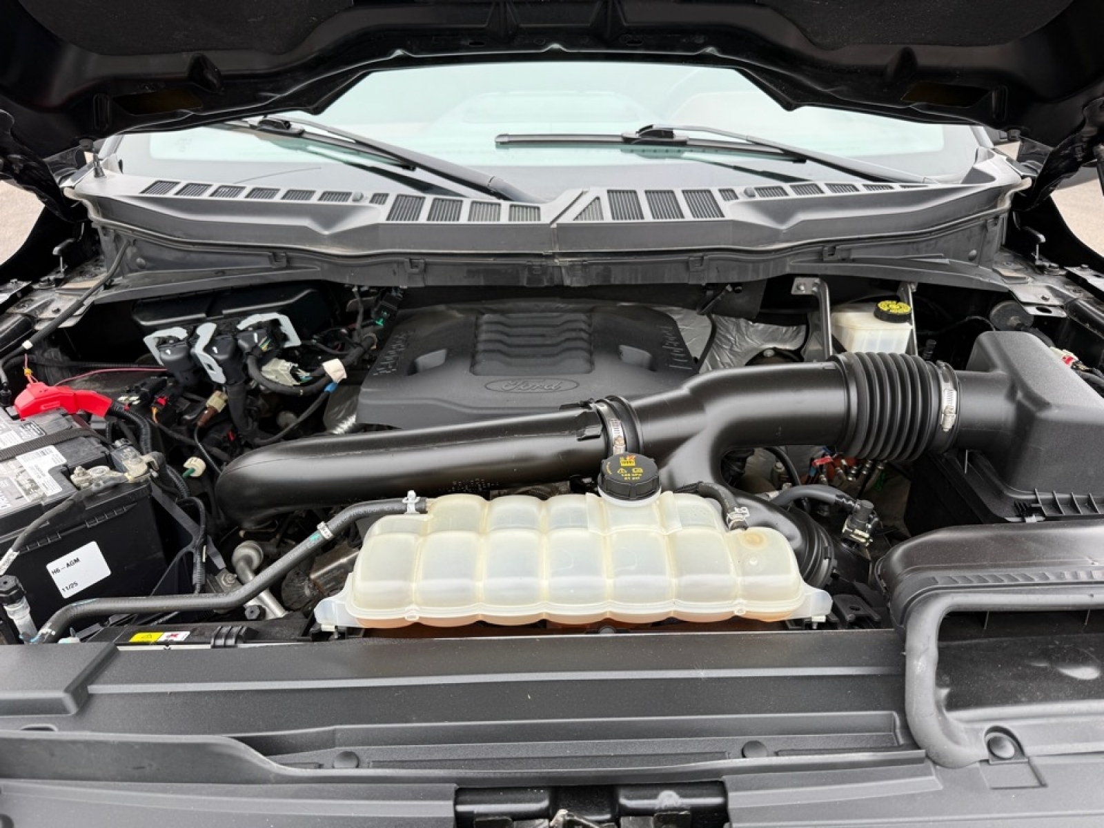 2021 Ford F-150 LARIAT, 39233, Photo