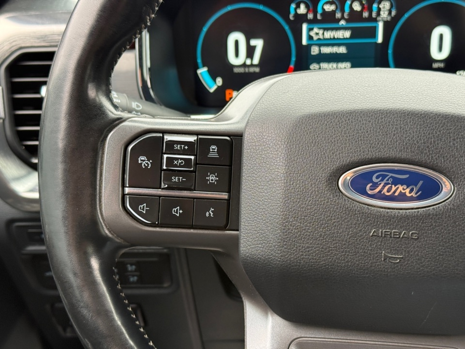 2021 Ford F-150 LARIAT, 39233, Photo