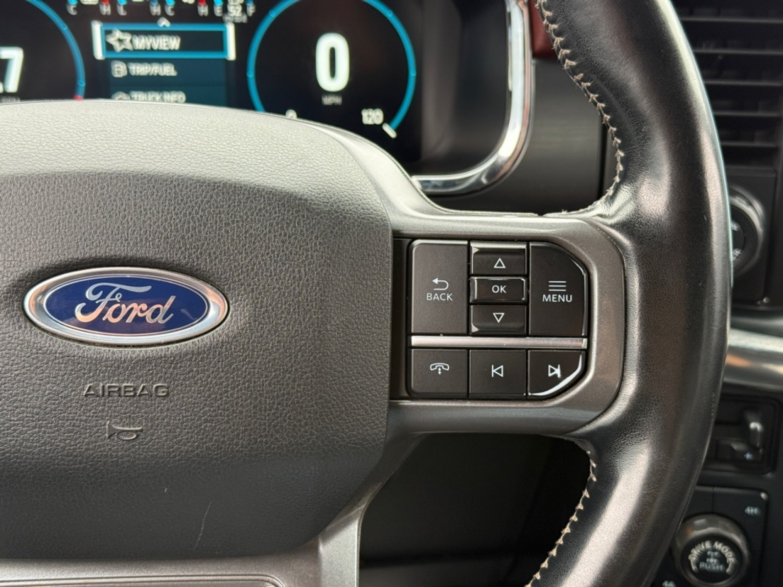 2021 Ford F-150 LARIAT, 39233, Photo