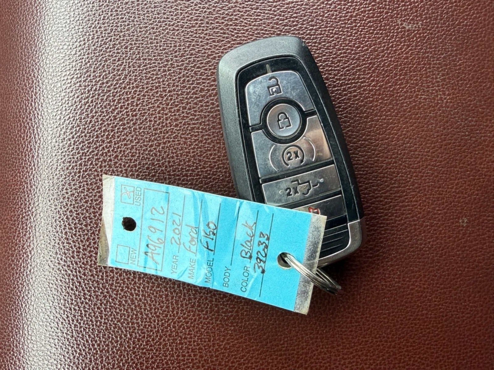 2021 Ford F-150 LARIAT, 39233, Photo