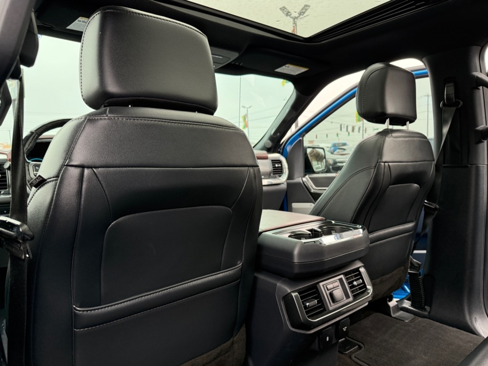 2021 Ford F-150 LARIAT, 39288, Photo