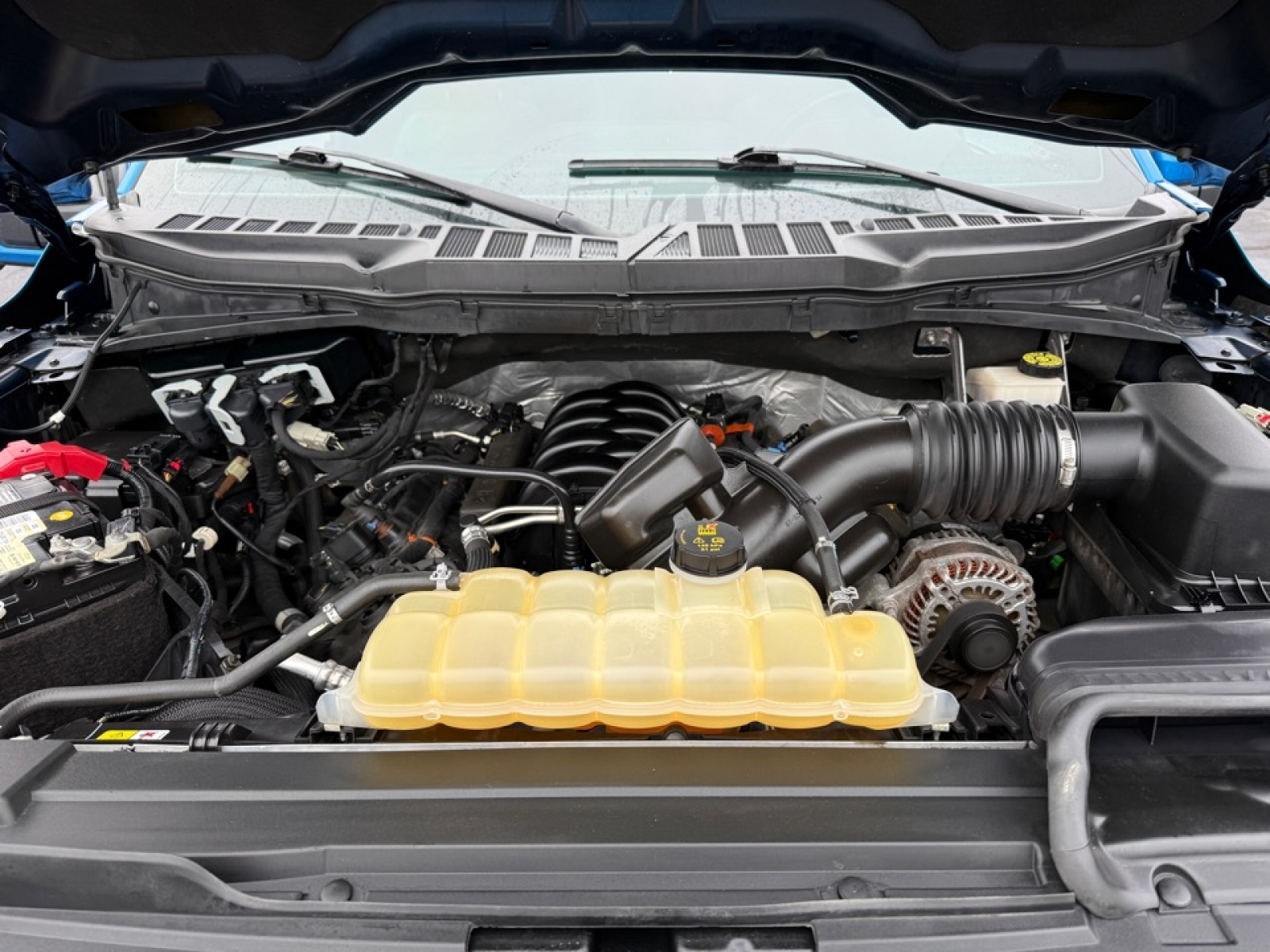 2021 Ford F-150 LARIAT, 39288, Photo