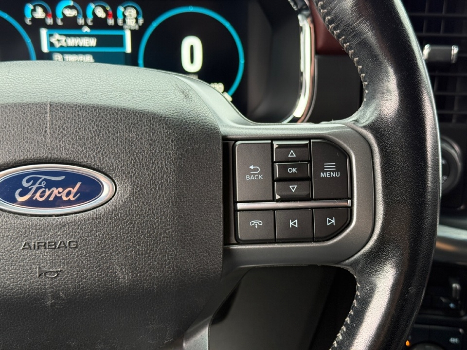 2021 Ford F-150 LARIAT, 39288, Photo