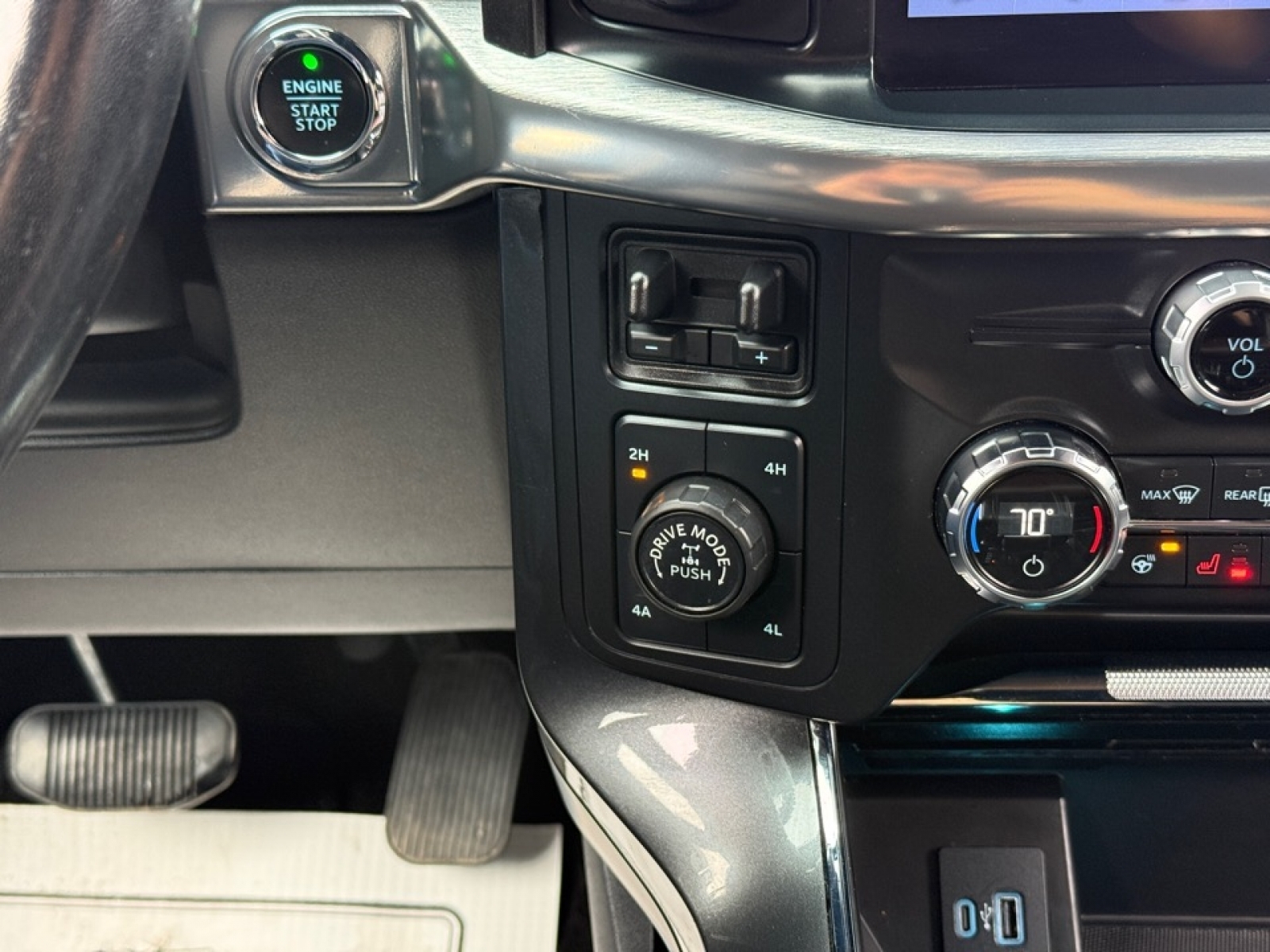 2021 Ford F-150 LARIAT, 39288, Photo